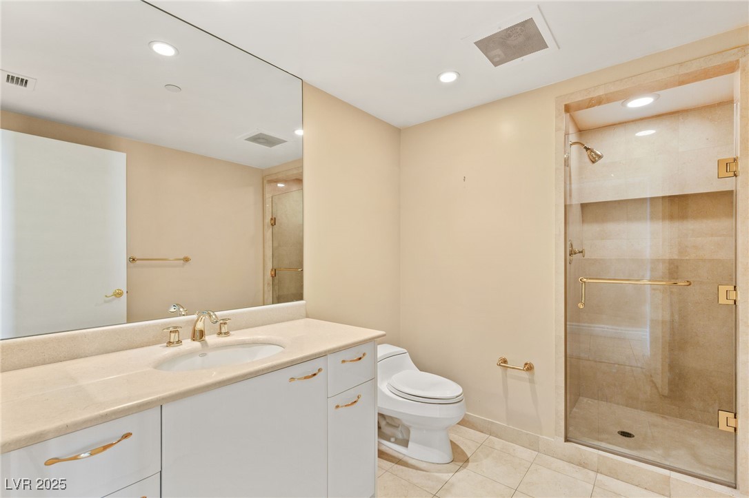 Las Vegas, Nevada 89109, United States, 3 Bedrooms Bedrooms, ,3 BathroomsBathrooms,Residential,Active,80906