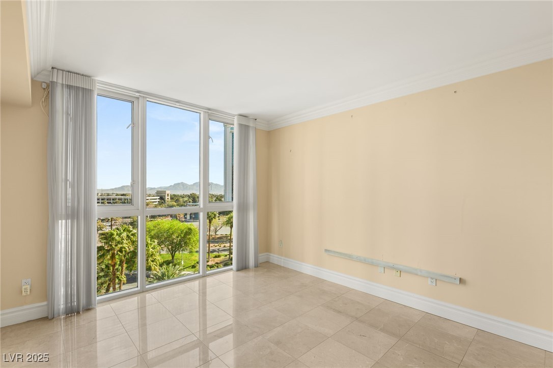 Las Vegas, Nevada 89109, United States, 3 Bedrooms Bedrooms, ,3 BathroomsBathrooms,Residential,Active,80906