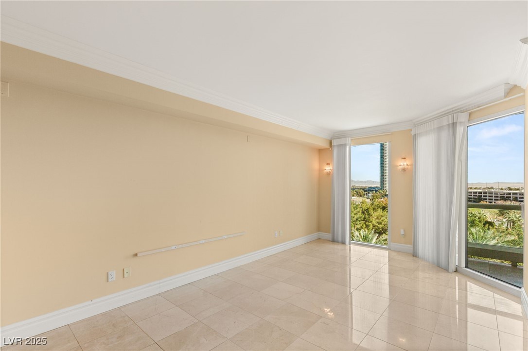 Las Vegas, Nevada 89109, United States, 3 Bedrooms Bedrooms, ,3 BathroomsBathrooms,Residential,Active,80906