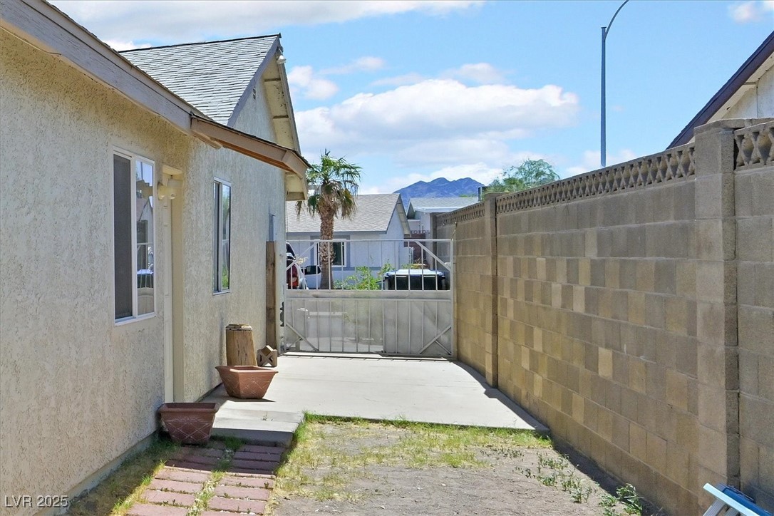 Henderson, Nevada 89011, United States, 4 Bedrooms Bedrooms, ,2 BathroomsBathrooms,Residential,Pending,119940