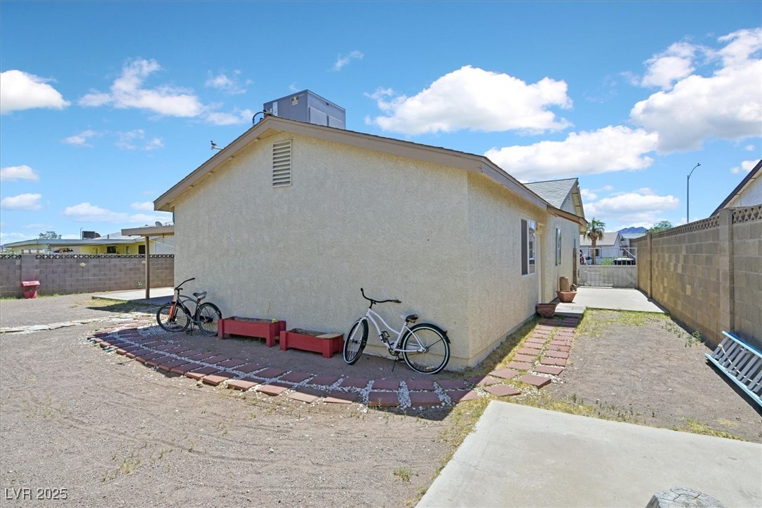 Henderson, Nevada 89011, United States, 4 Bedrooms Bedrooms, ,2 BathroomsBathrooms,Residential,Pending,119940