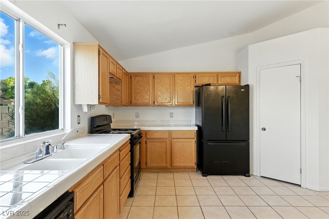 Properties 3 4534 Roper Court