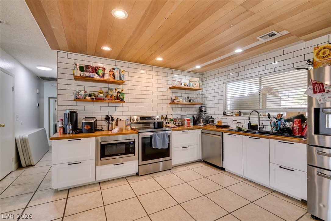 1709 Shadow Mountain Place