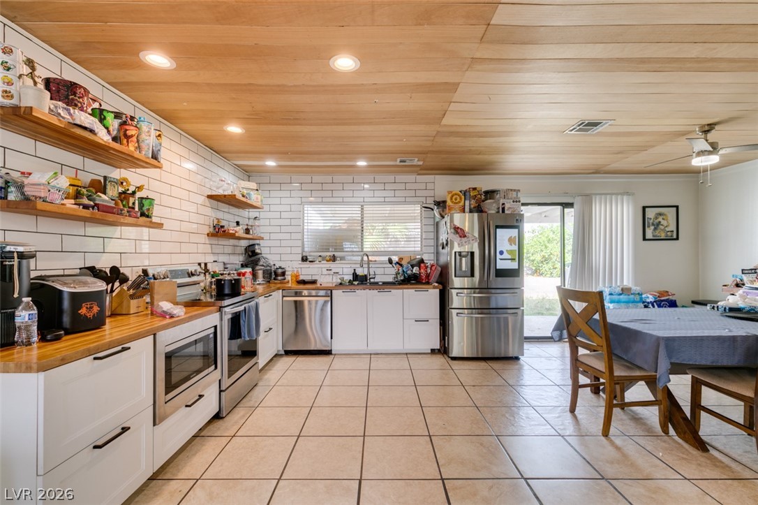 1709 Shadow Mountain Place