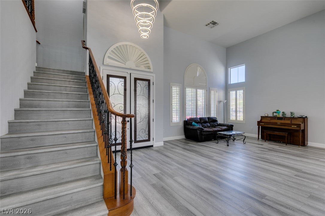 108 N Ring Dove Drive