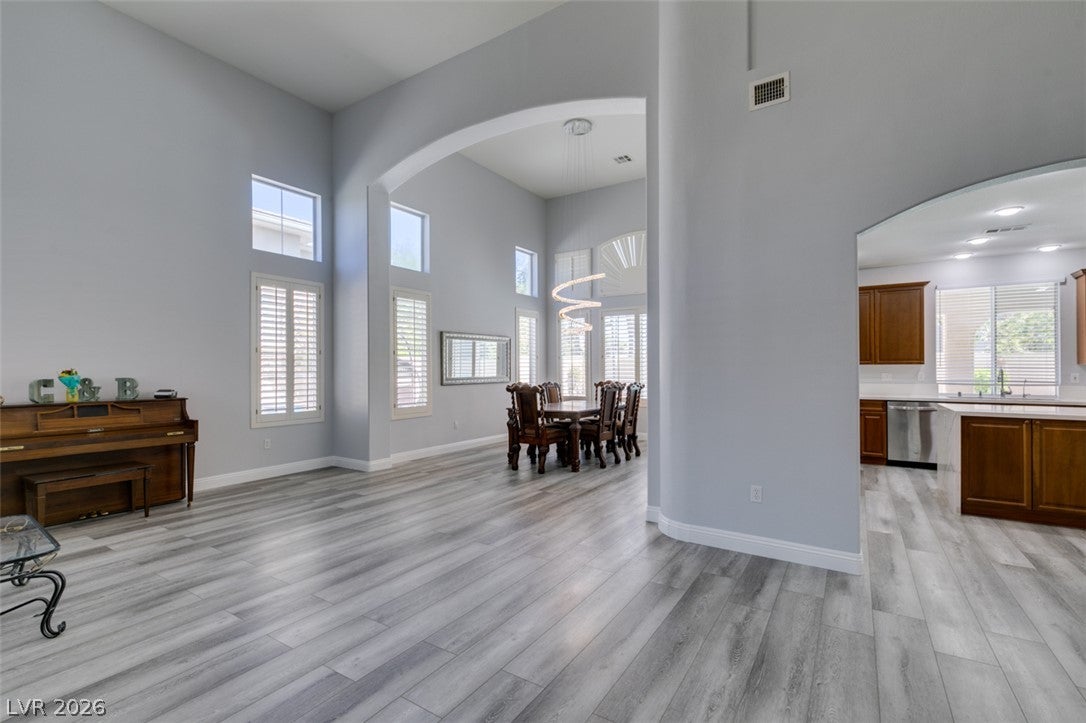 108 N Ring Dove Drive