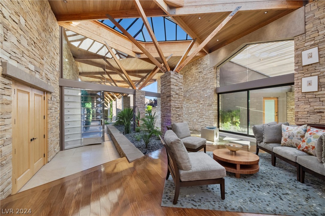 Henderson, Nevada 89052, United States, 6 Bedrooms Bedrooms, ,7 BathroomsBathrooms,Residential,Active,55031