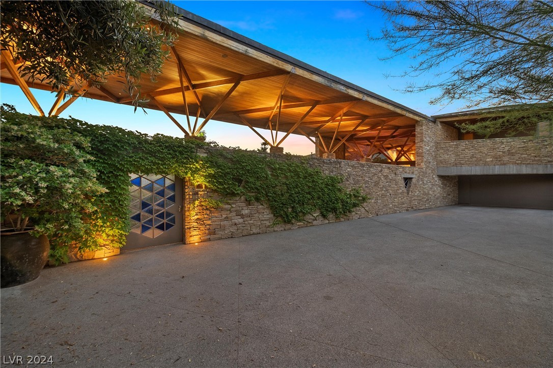 Henderson, Nevada 89052, United States, 6 Bedrooms Bedrooms, ,7 BathroomsBathrooms,Residential,Active,55031