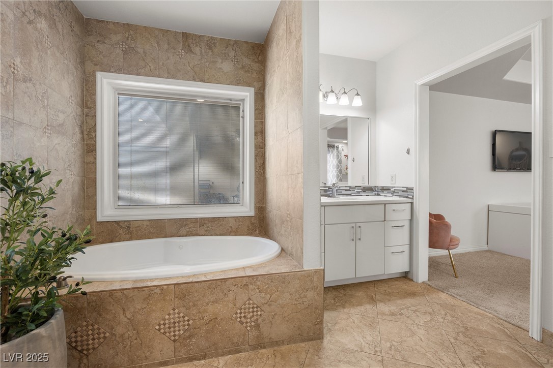 Henderson, Nevada 89015, United States, 4 Bedrooms Bedrooms, ,4 BathroomsBathrooms,Residential,Active,92877