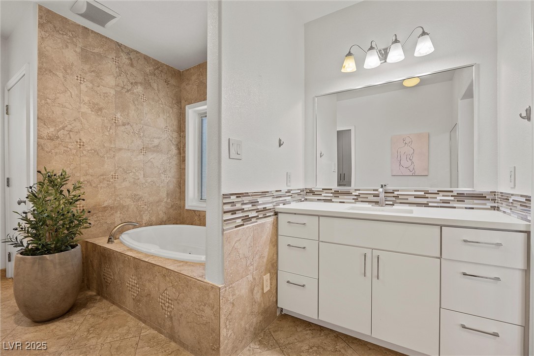 Henderson, Nevada 89015, United States, 4 Bedrooms Bedrooms, ,4 BathroomsBathrooms,Residential,Active,92877