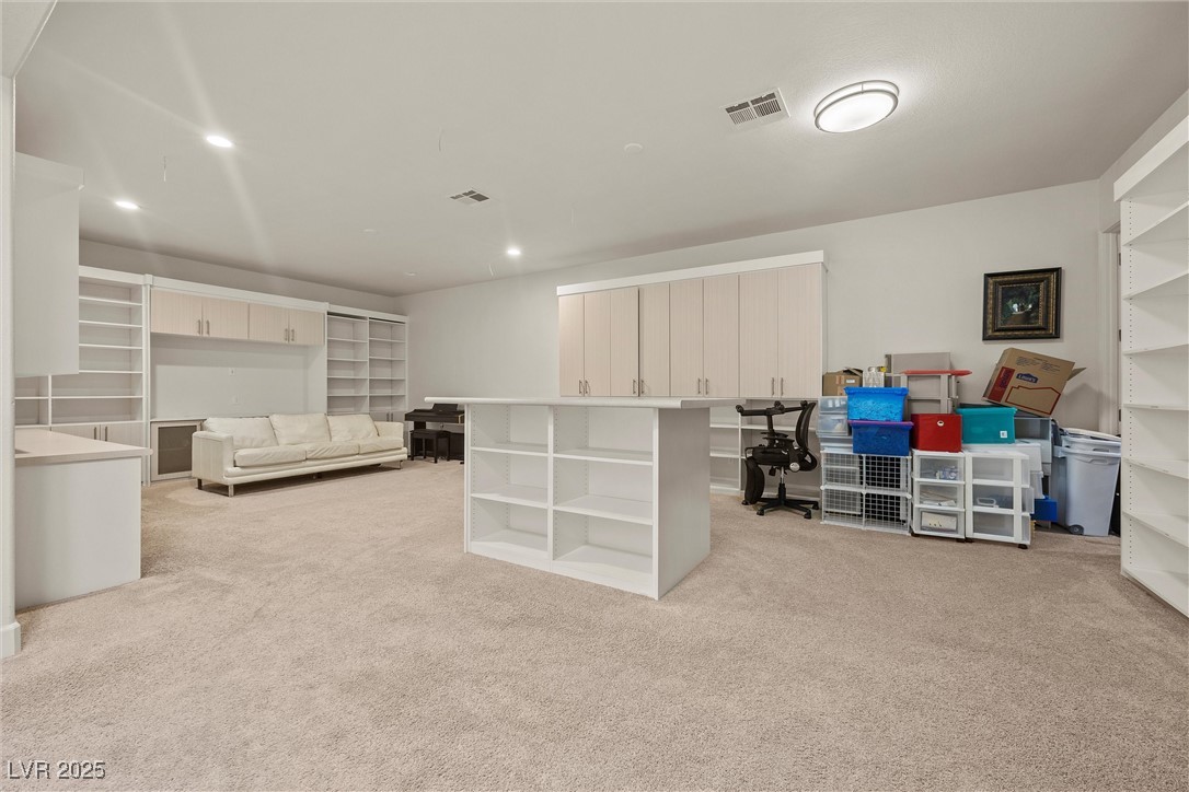 Henderson, Nevada 89015, United States, 4 Bedrooms Bedrooms, ,4 BathroomsBathrooms,Residential,Active,92877