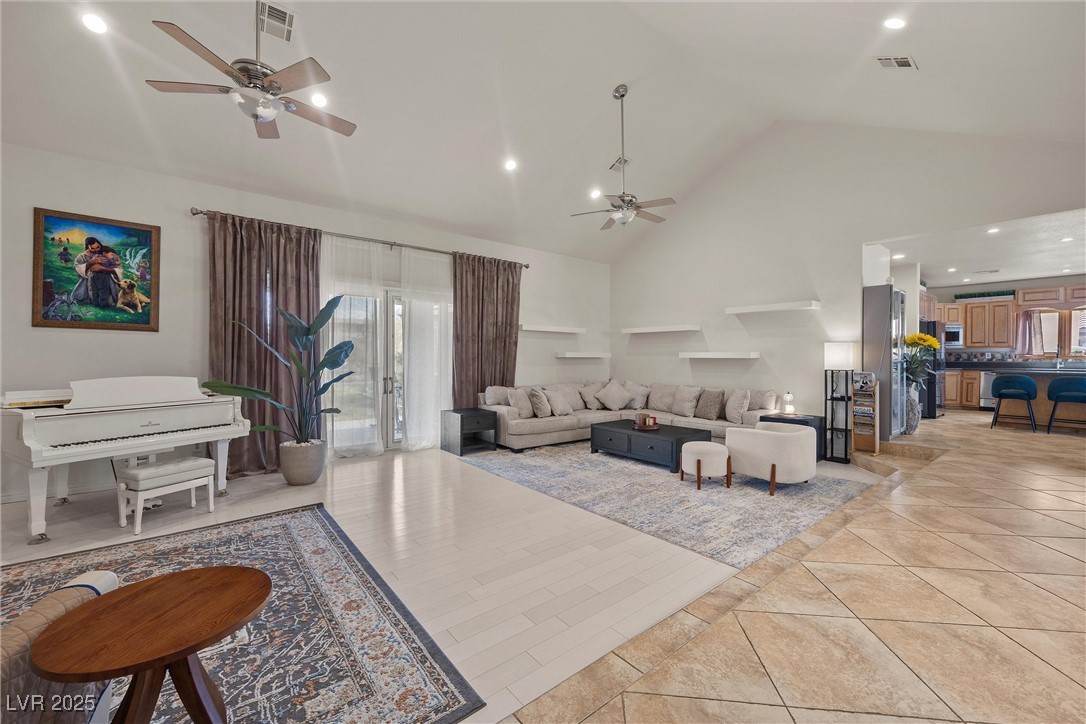 Henderson, Nevada 89015, United States, 4 Bedrooms Bedrooms, ,4 BathroomsBathrooms,Residential,Active,92877