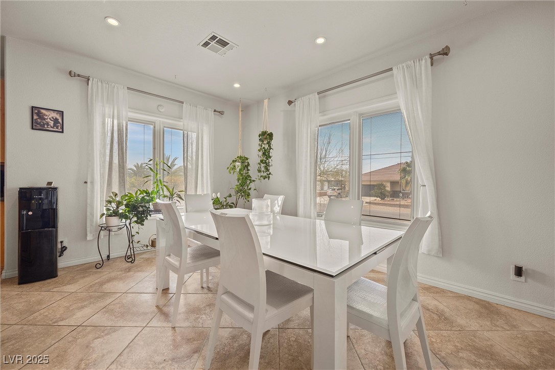 Henderson, Nevada 89015, United States, 4 Bedrooms Bedrooms, ,4 BathroomsBathrooms,Residential,Active,92877