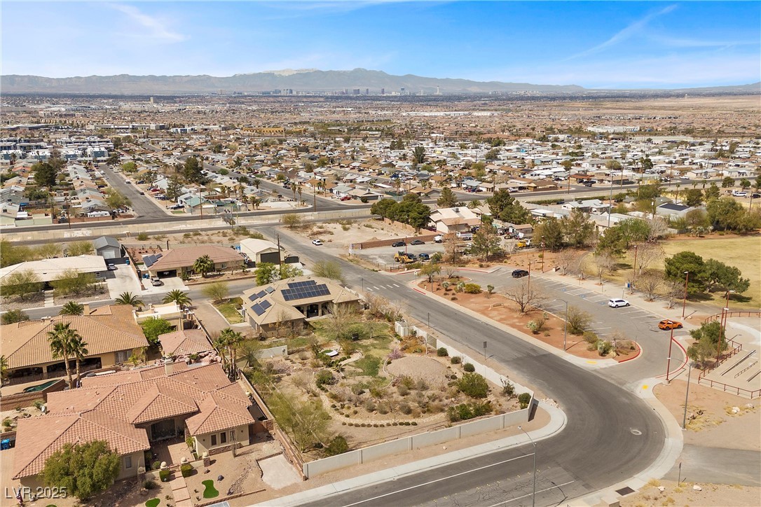 Henderson, Nevada 89015, United States, 4 Bedrooms Bedrooms, ,4 BathroomsBathrooms,Residential,Active,92877