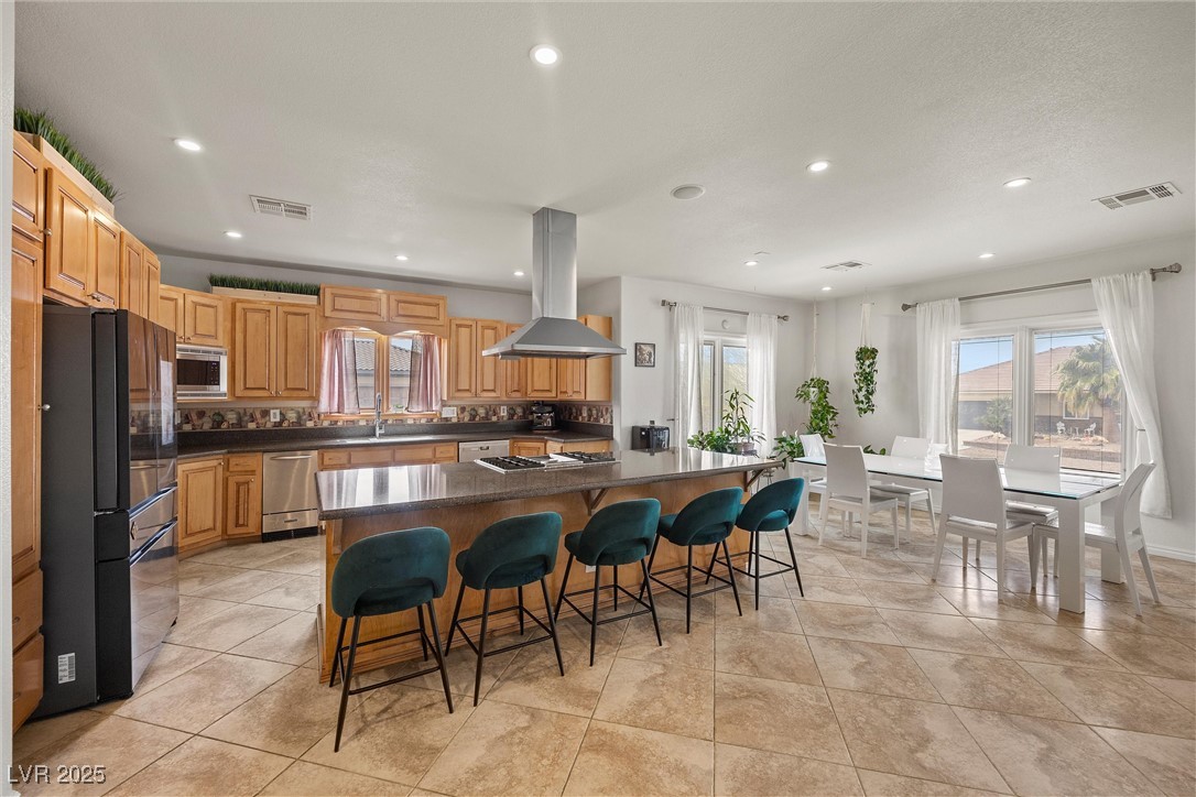Henderson, Nevada 89015, United States, 4 Bedrooms Bedrooms, ,4 BathroomsBathrooms,Residential,Active,92877