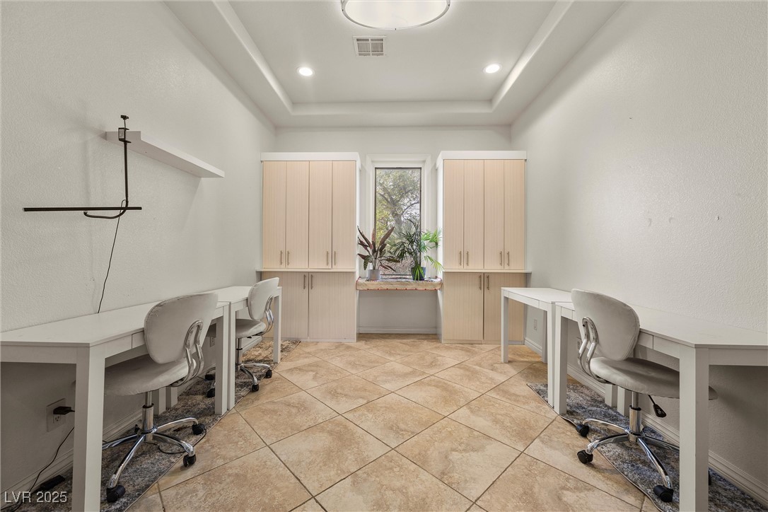 Henderson, Nevada 89015, United States, 4 Bedrooms Bedrooms, ,4 BathroomsBathrooms,Residential,Active,92877