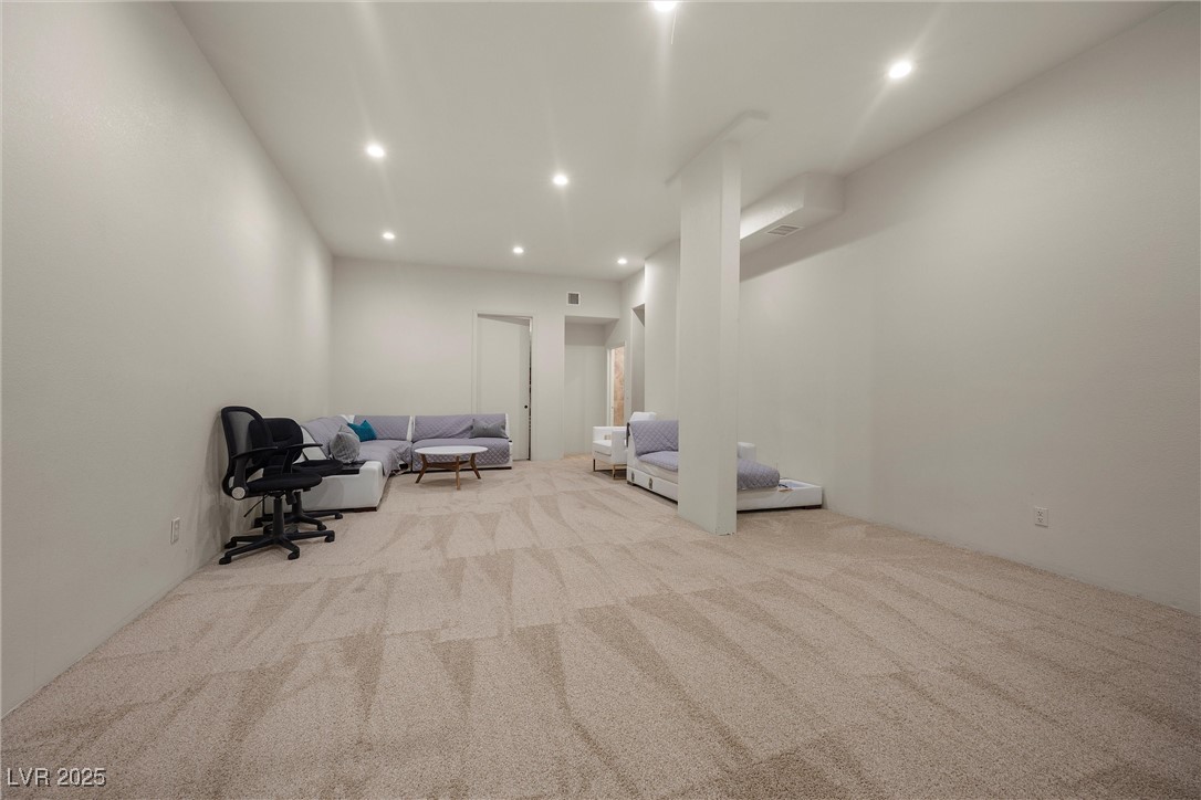 Henderson, Nevada 89015, United States, 4 Bedrooms Bedrooms, ,4 BathroomsBathrooms,Residential,Active,92877