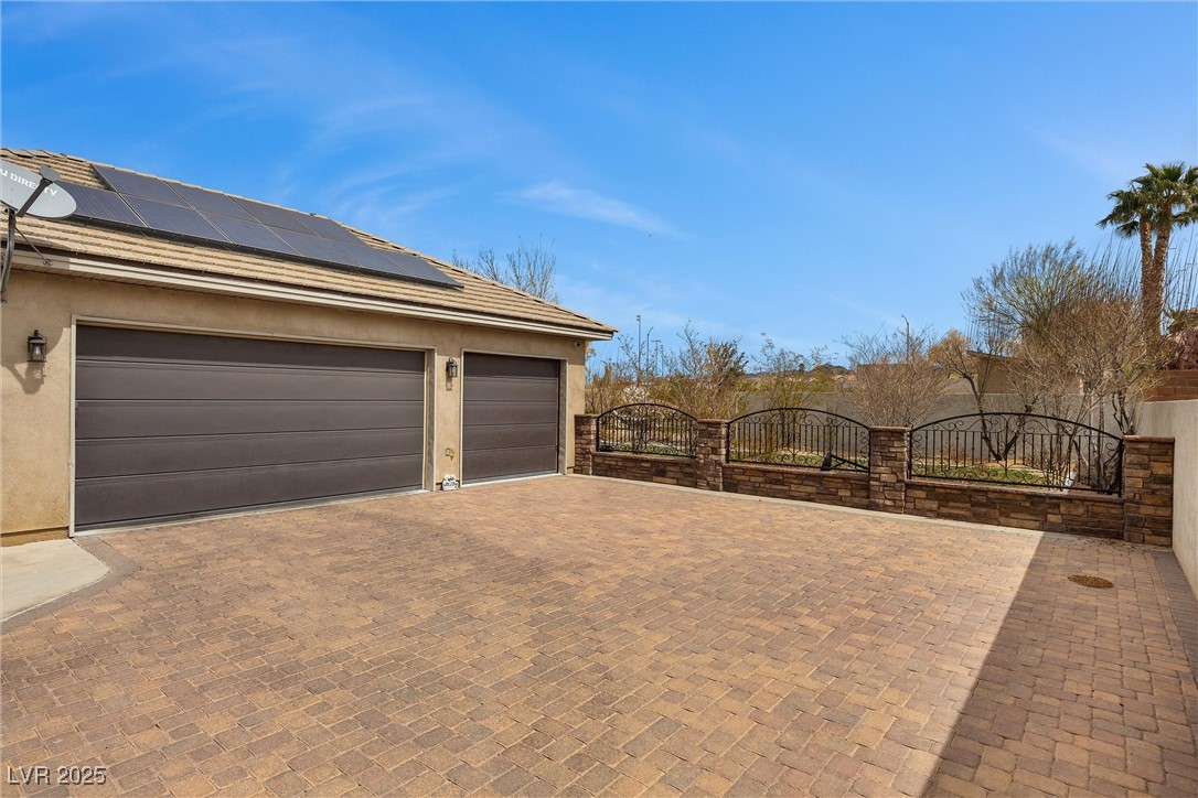 Henderson, Nevada 89015, United States, 4 Bedrooms Bedrooms, ,4 BathroomsBathrooms,Residential,Active,92877