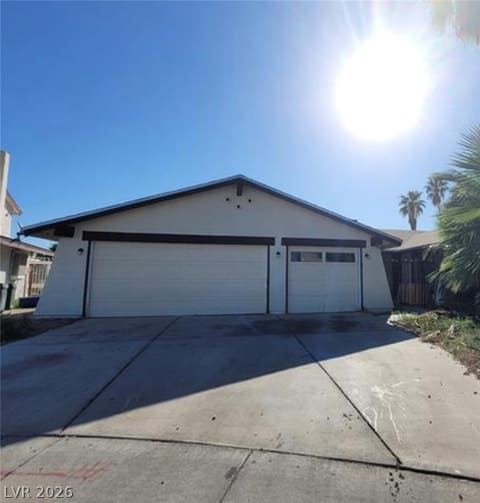 Homes For Sale - 1673 Caliente Court<br/> Las Vegas, NV 89119