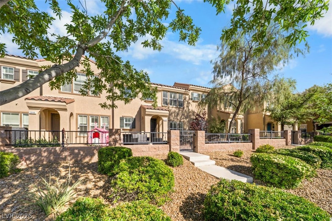 2098 Waterlily View Street