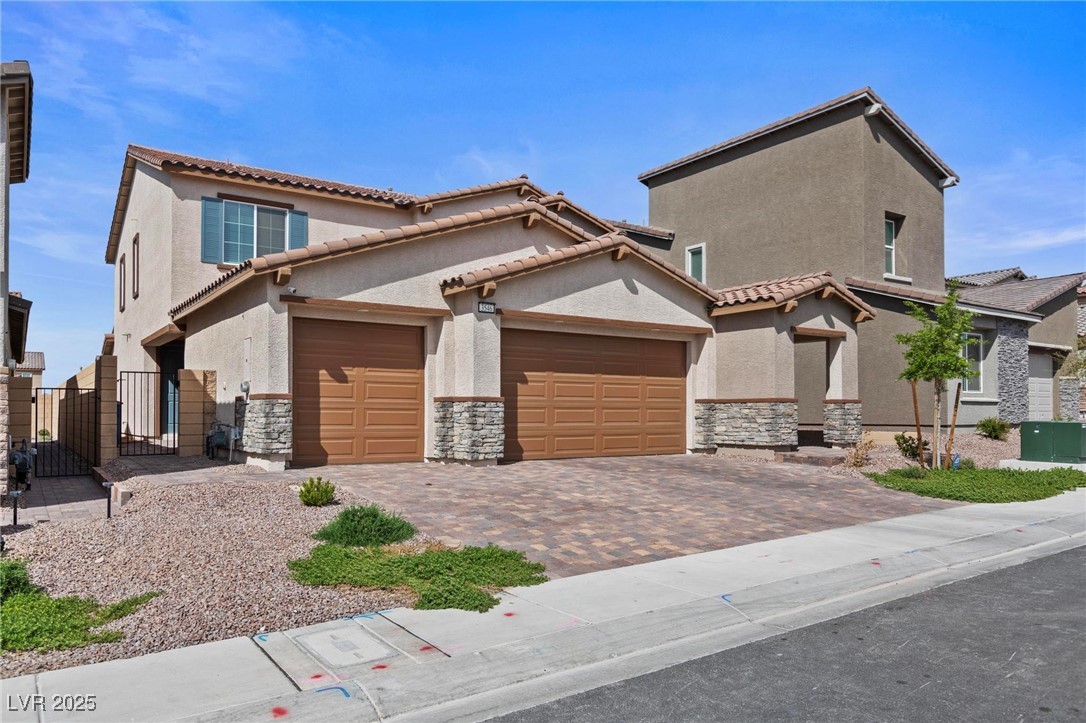 3546 Luciana Glen Avenue