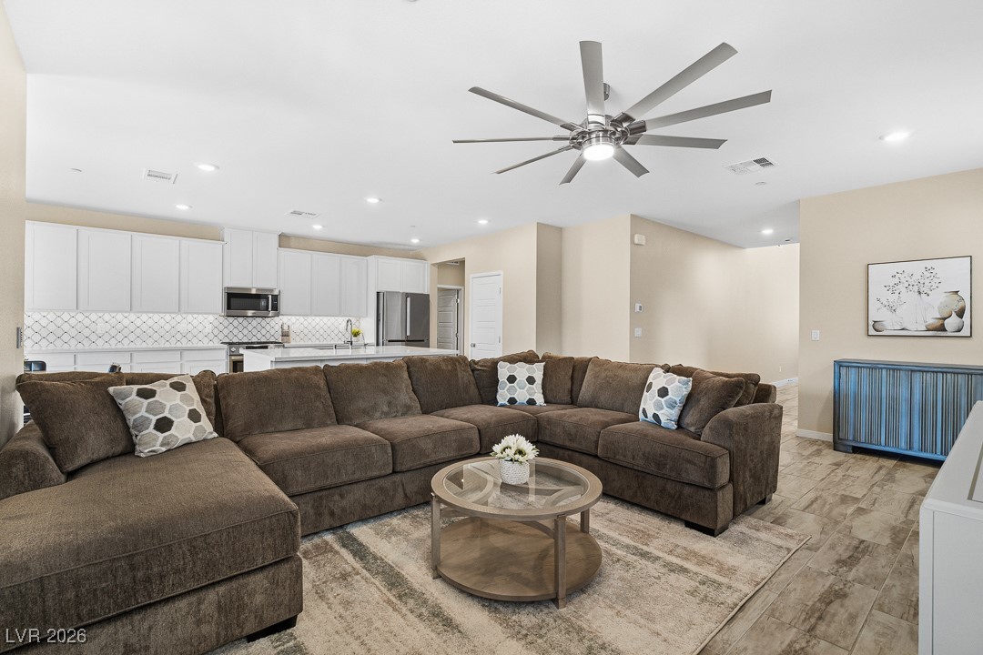 194 Viento Ridge Street