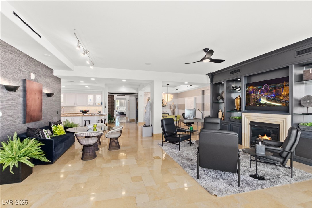 9101 Alta Drive 505