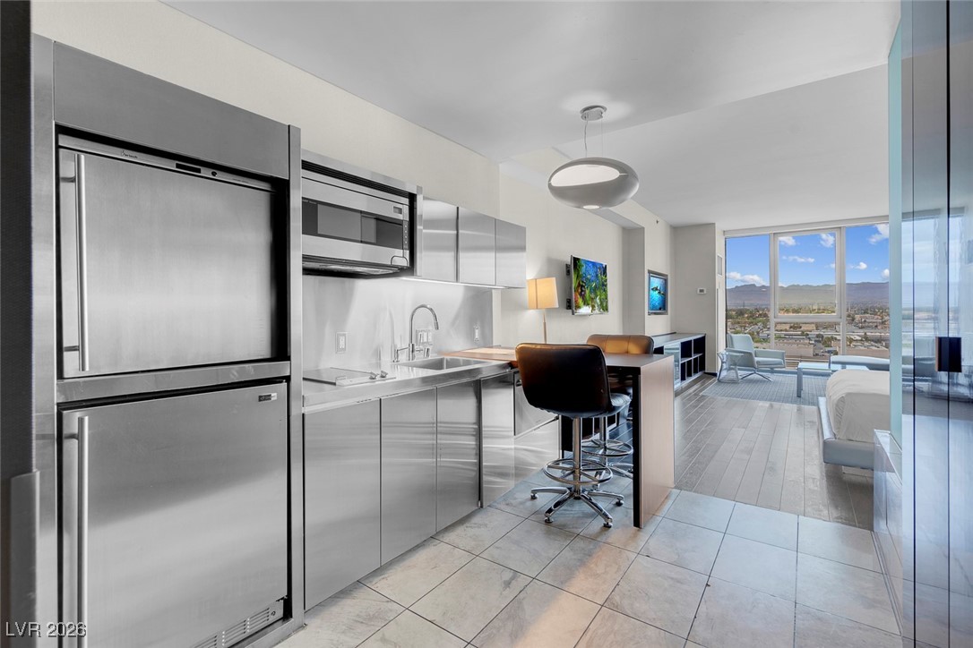 4381 W Flamingo Road 1109