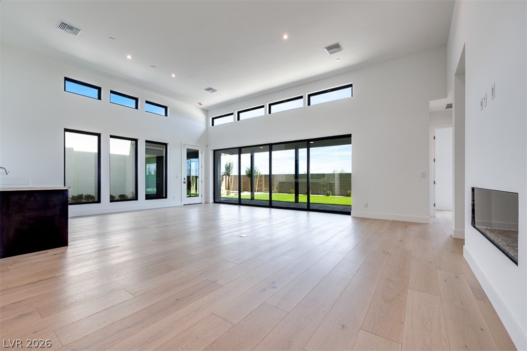 125 Tiller Point Street