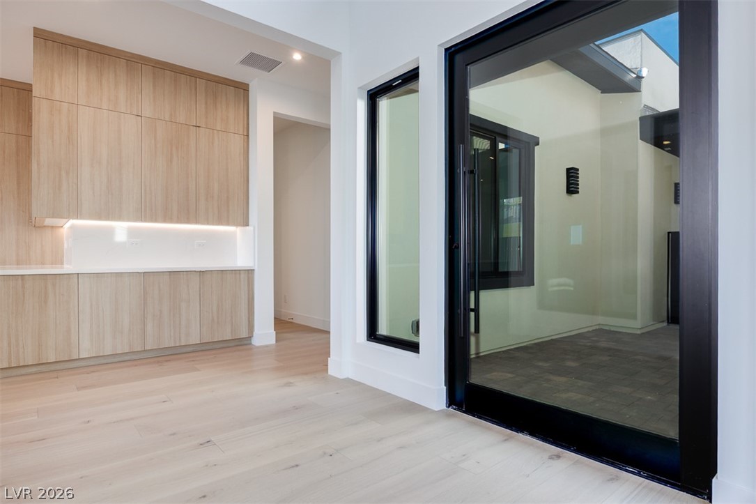 125 Tiller Point Street