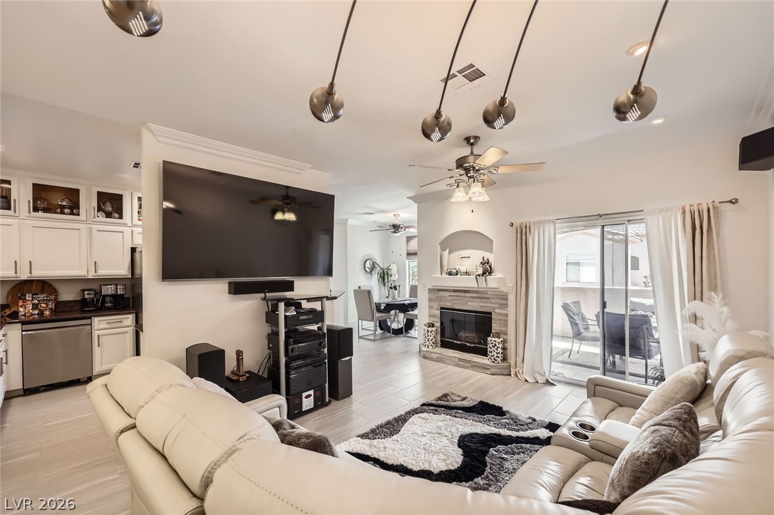 2050 W Warm Springs Road 3624