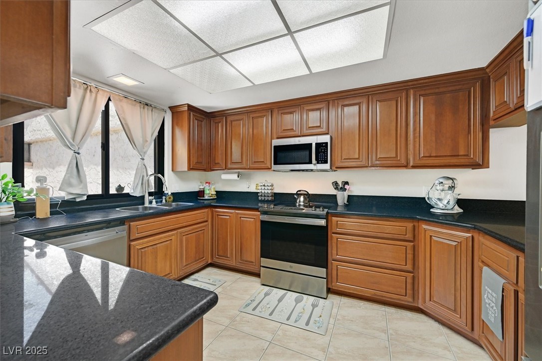 Las Vegas, Nevada 89121, United States, 3 Bedrooms Bedrooms, ,2 BathroomsBathrooms,Residential,Active,188028