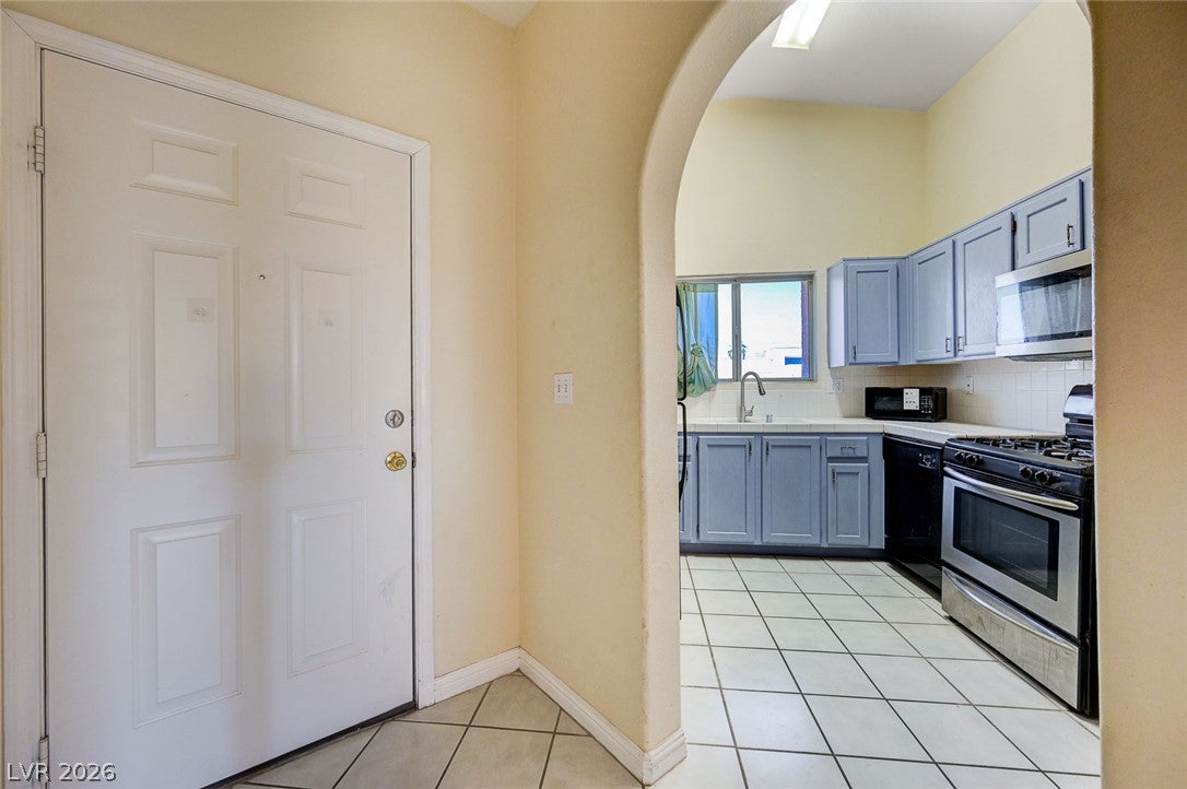 900 Heavenly Hills Court 213