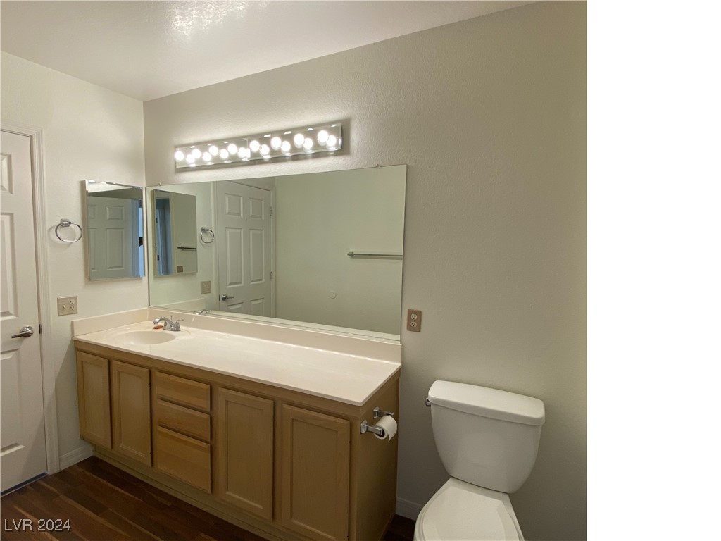 8560 Desert Holly Drive, Las Vegas, Nevada image 18