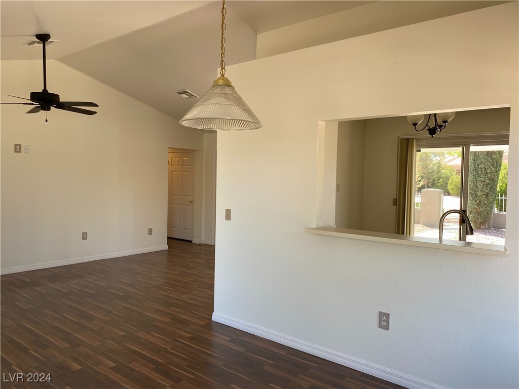 8560 Desert Holly Drive, Las Vegas, Nevada image 9