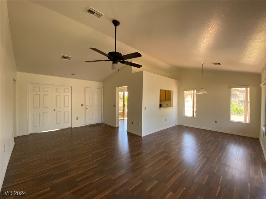 8560 Desert Holly Drive, Las Vegas, Nevada image 10