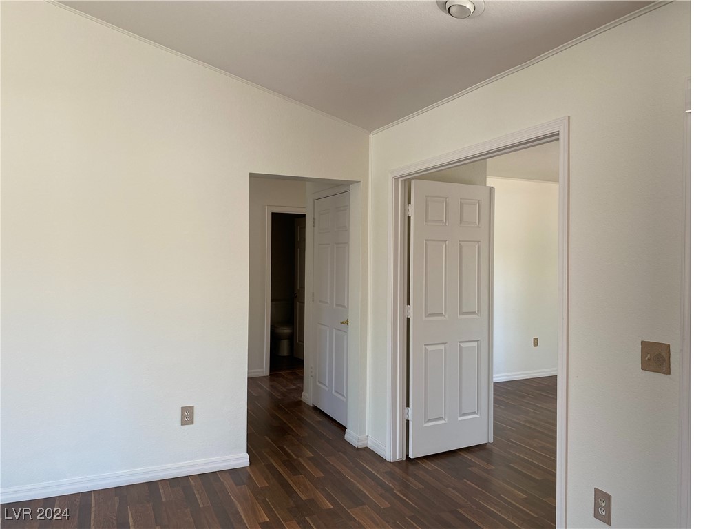 8560 Desert Holly Drive, Las Vegas, Nevada image 13