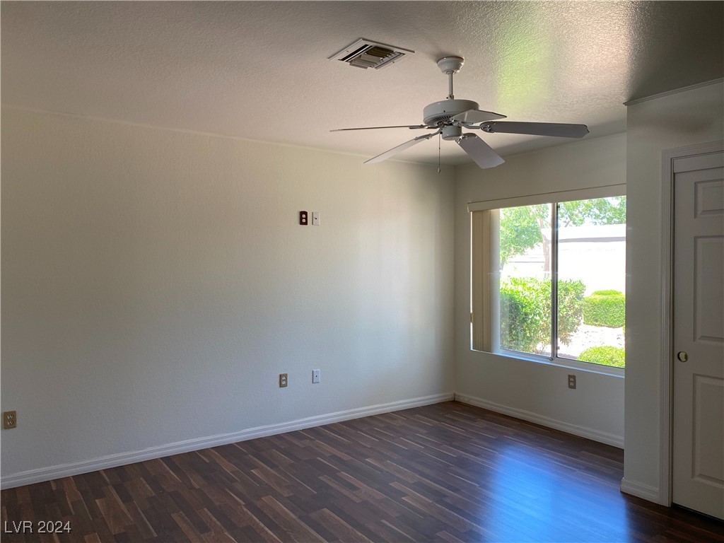 8560 Desert Holly Drive, Las Vegas, Nevada image 20