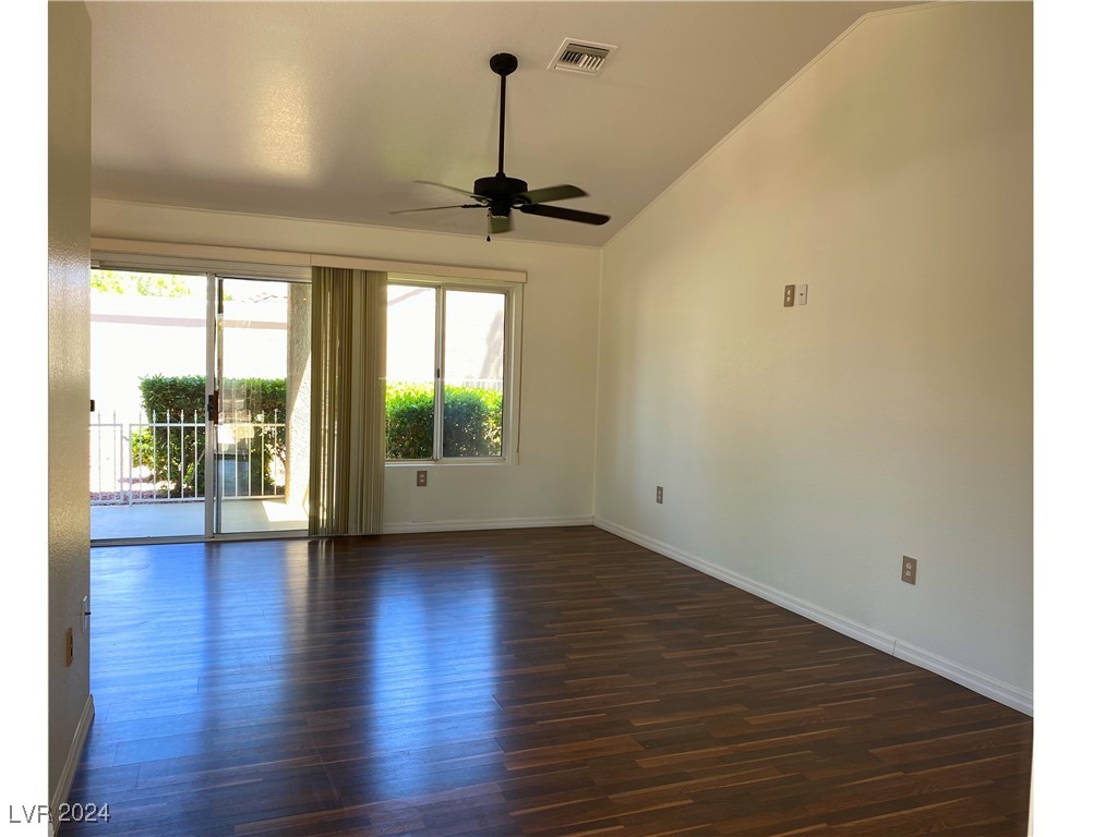 8560 Desert Holly Drive, Las Vegas, Nevada image 6