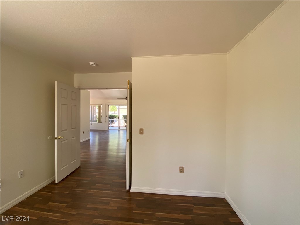 8560 Desert Holly Drive, Las Vegas, Nevada image 16