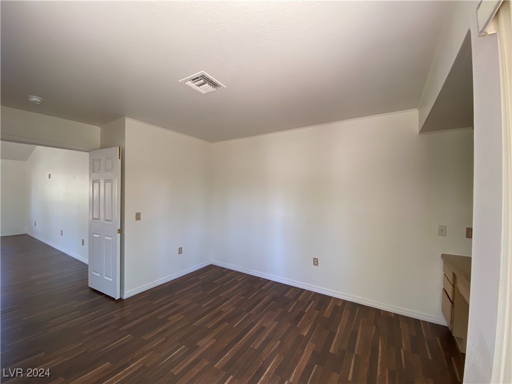 8560 Desert Holly Drive, Las Vegas, Nevada image 15