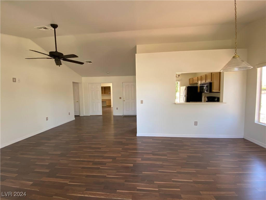 8560 Desert Holly Drive, Las Vegas, Nevada image 8