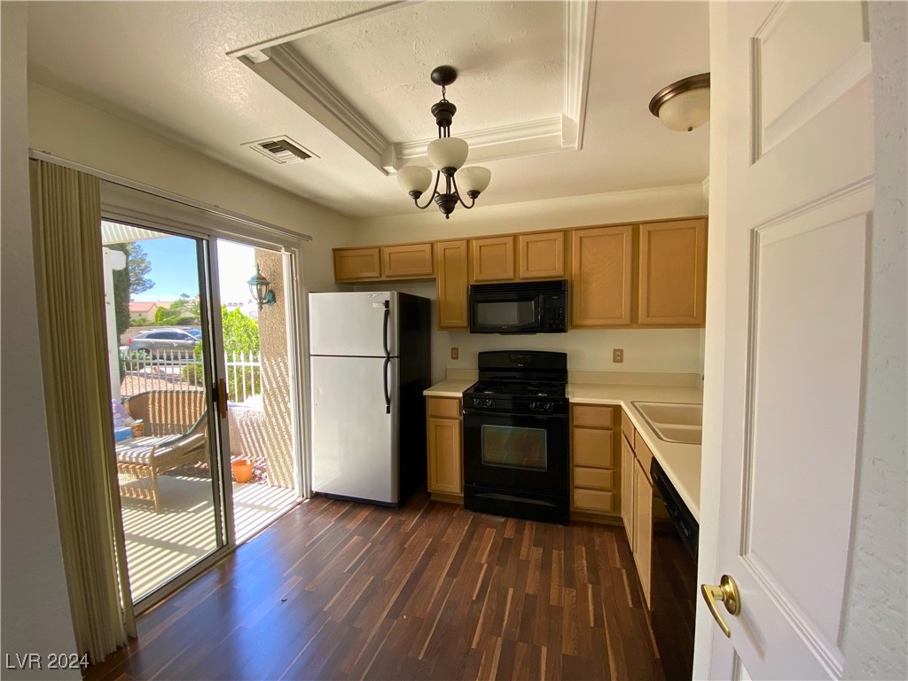 8560 Desert Holly Drive, Las Vegas, Nevada image 12