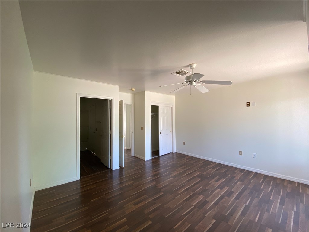 8560 Desert Holly Drive, Las Vegas, Nevada image 23