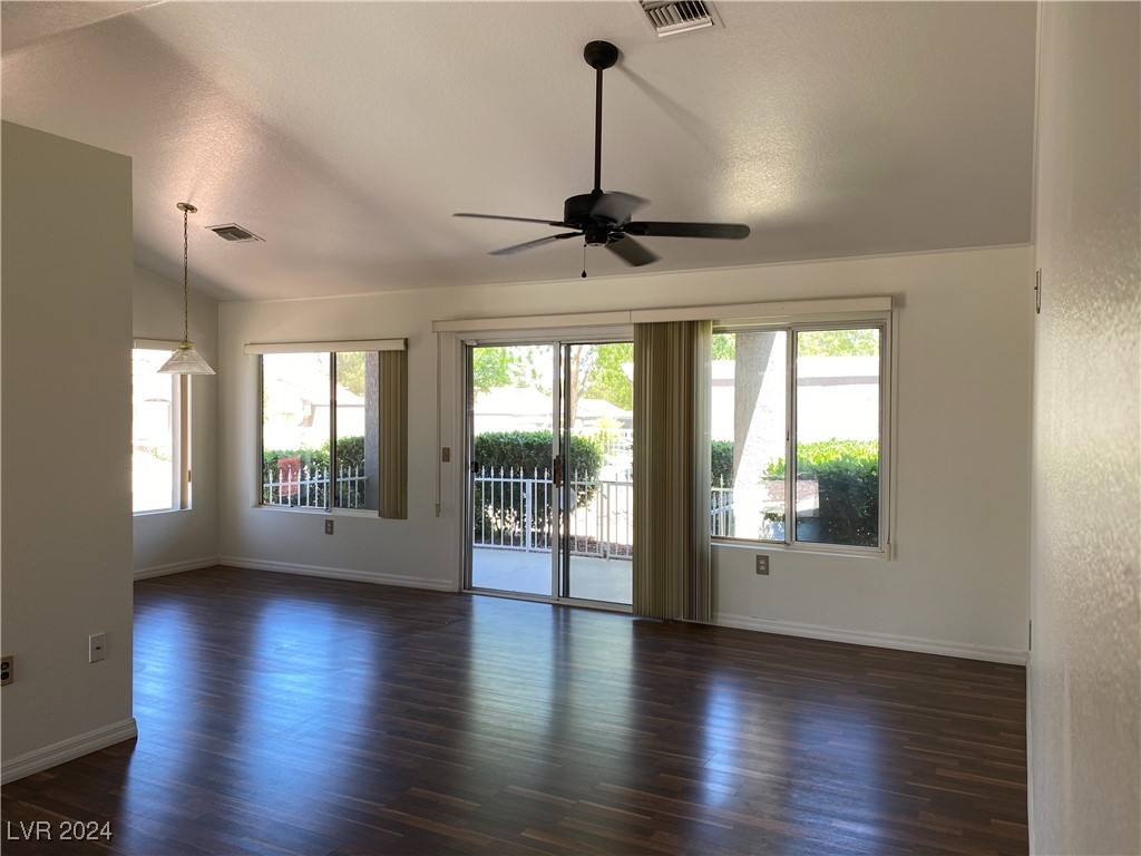 8560 Desert Holly Drive, Las Vegas, Nevada image 7