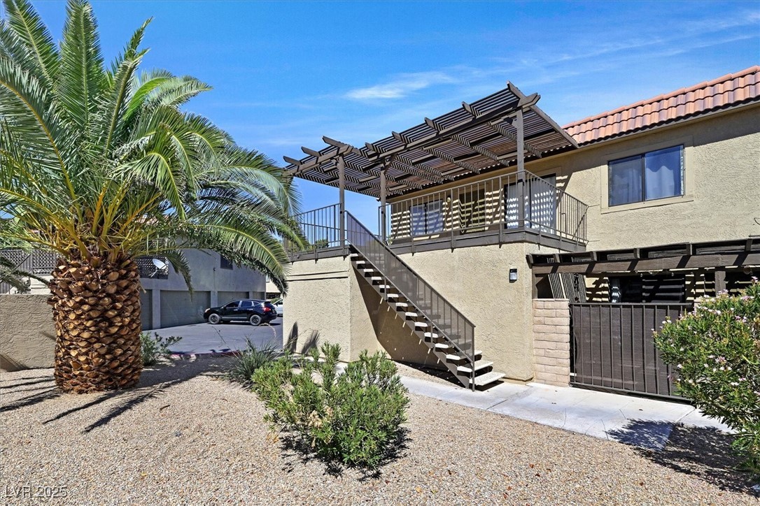 Henderson, Nevada 89014, United States, 2 Bedrooms Bedrooms, ,2 BathroomsBathrooms,Residential,Active,180520