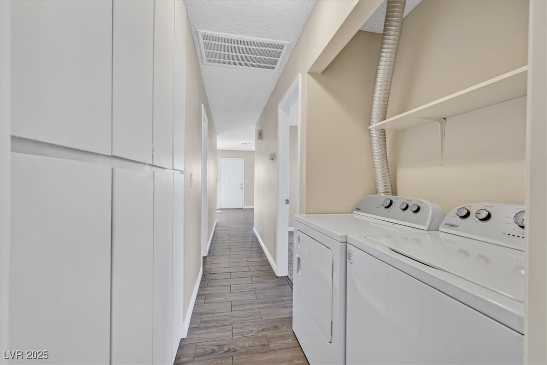 Henderson, Nevada 89014, United States, 2 Bedrooms Bedrooms, ,2 BathroomsBathrooms,Residential,Active,180520