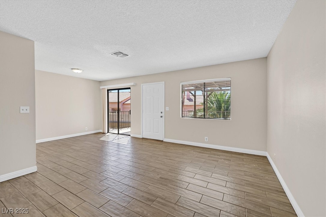 Henderson, Nevada 89014, United States, 2 Bedrooms Bedrooms, ,2 BathroomsBathrooms,Residential,Active,180520