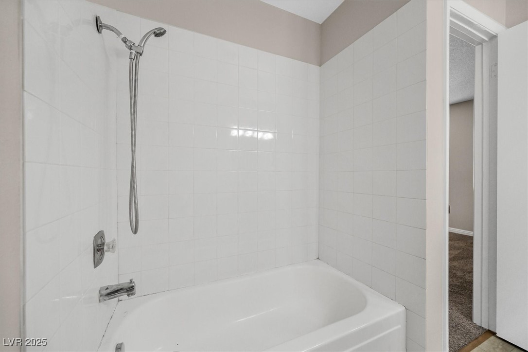 Henderson, Nevada 89014, United States, 2 Bedrooms Bedrooms, ,2 BathroomsBathrooms,Residential,Active,180520