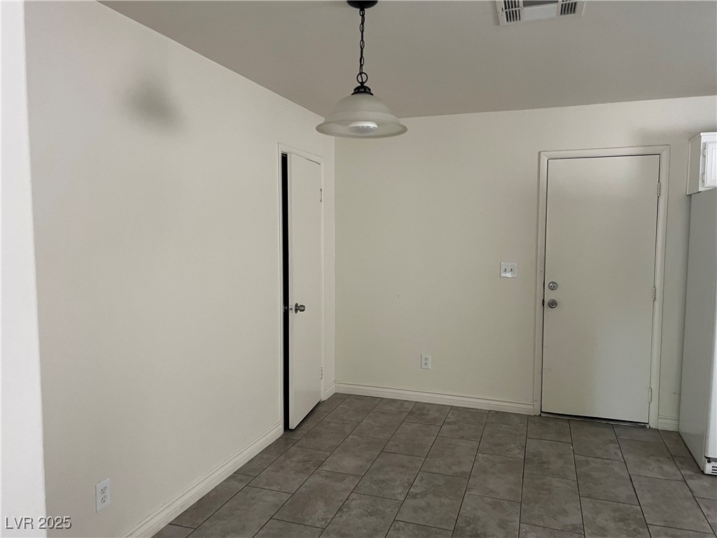 5586 Lago Court